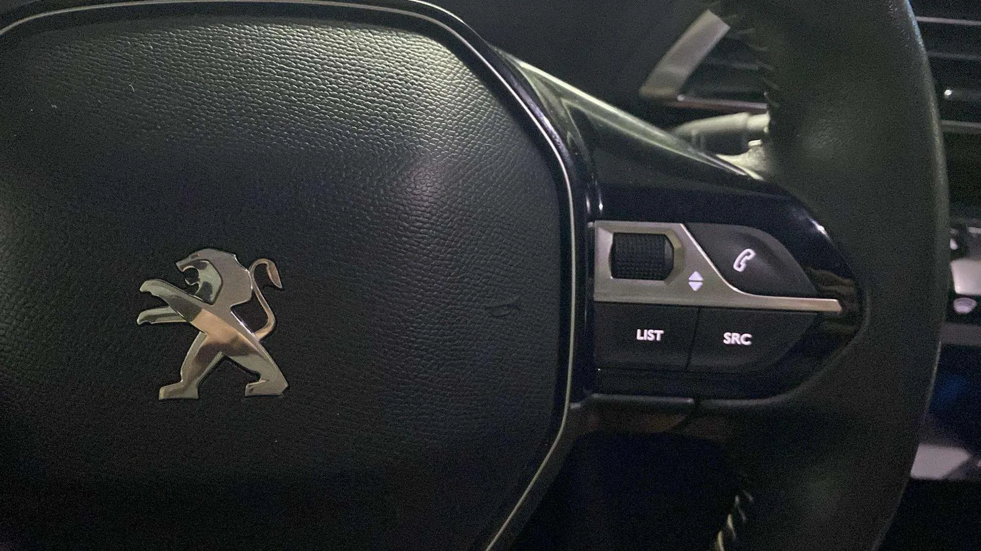 Peugeot 3008 1.2 PureTech Allure Pack - foto 12