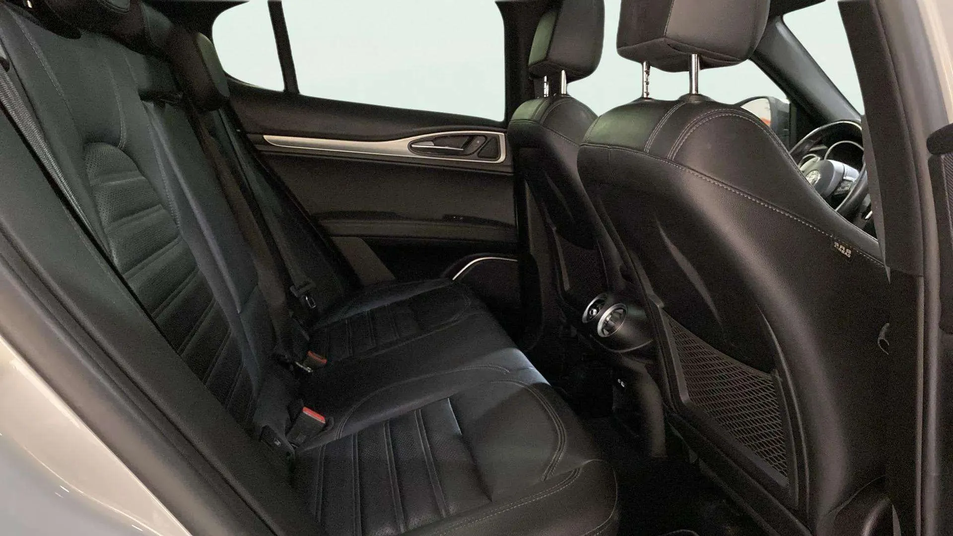 Alfa Romeo Stelvio 2.2 Diésel Competizione Q4 - foto 10