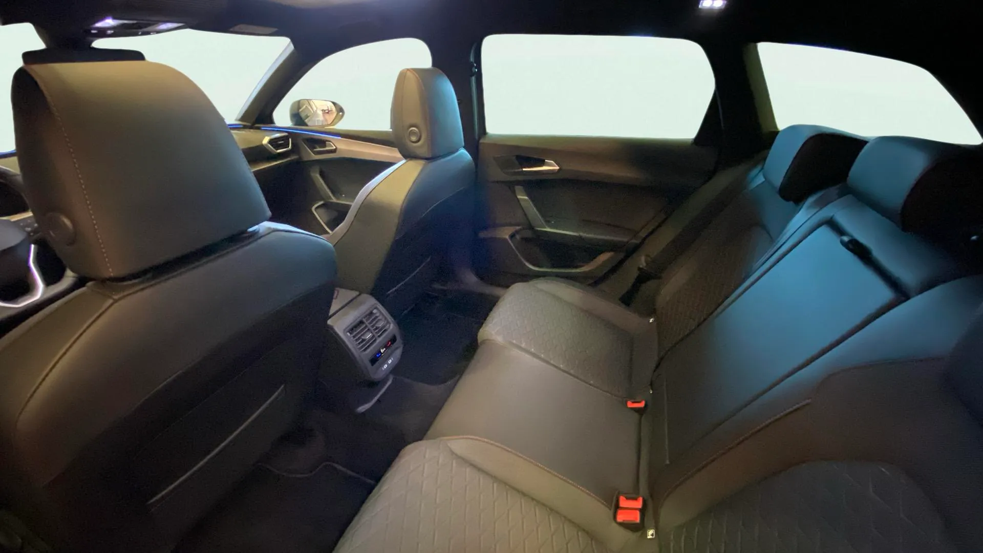 SEAT León SP 1.5 TSI e-Hybrid DSG-6 FR XL - foto 13