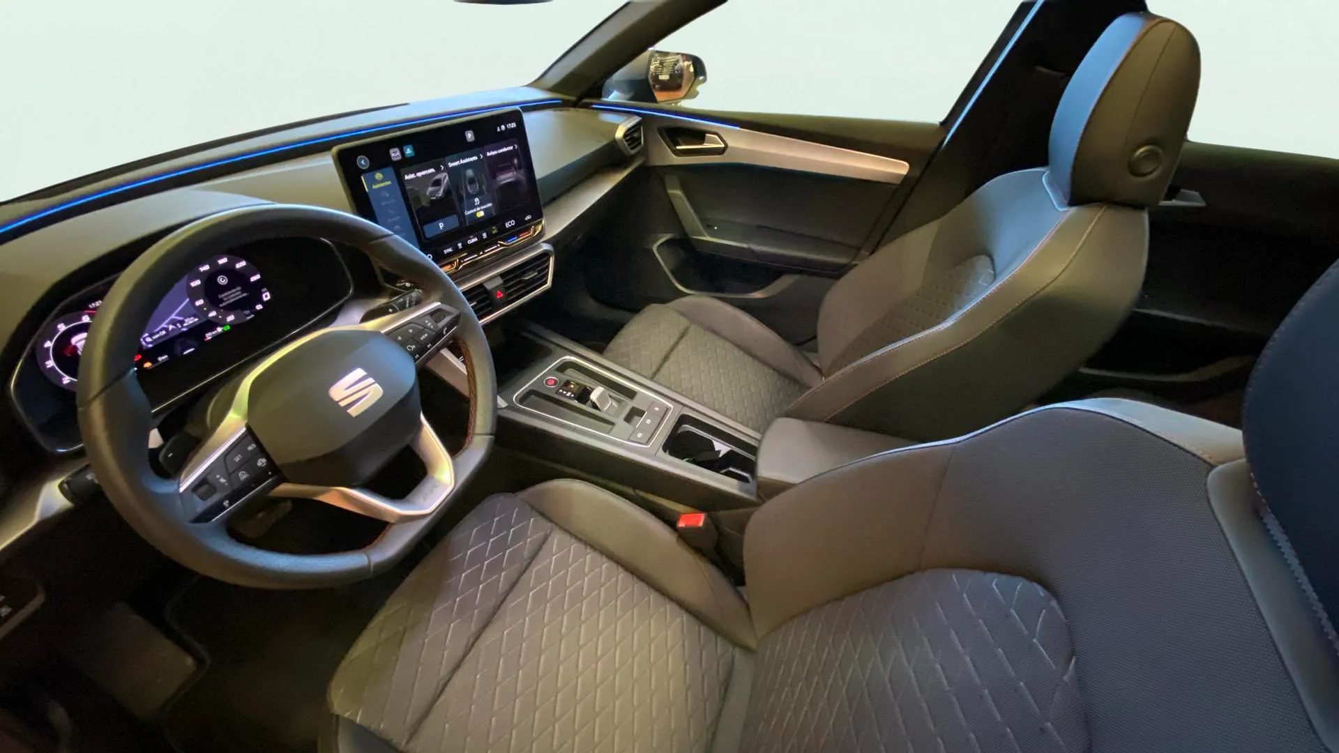 SEAT León SP 1.5 TSI e-Hybrid DSG-6 FR XL - foto 11