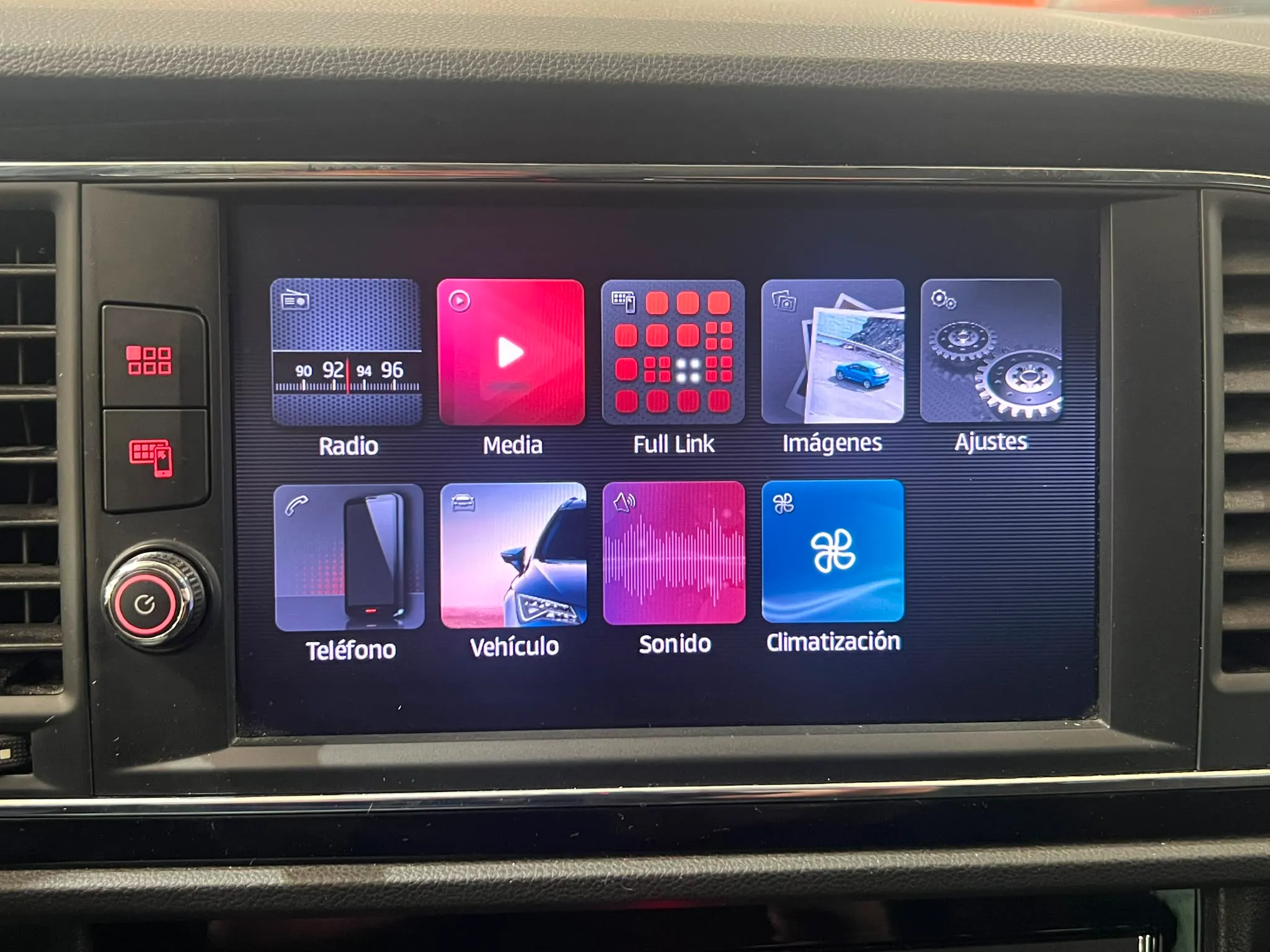 SEAT León ST 2.0 TDI DSG-6 FR - foto 24