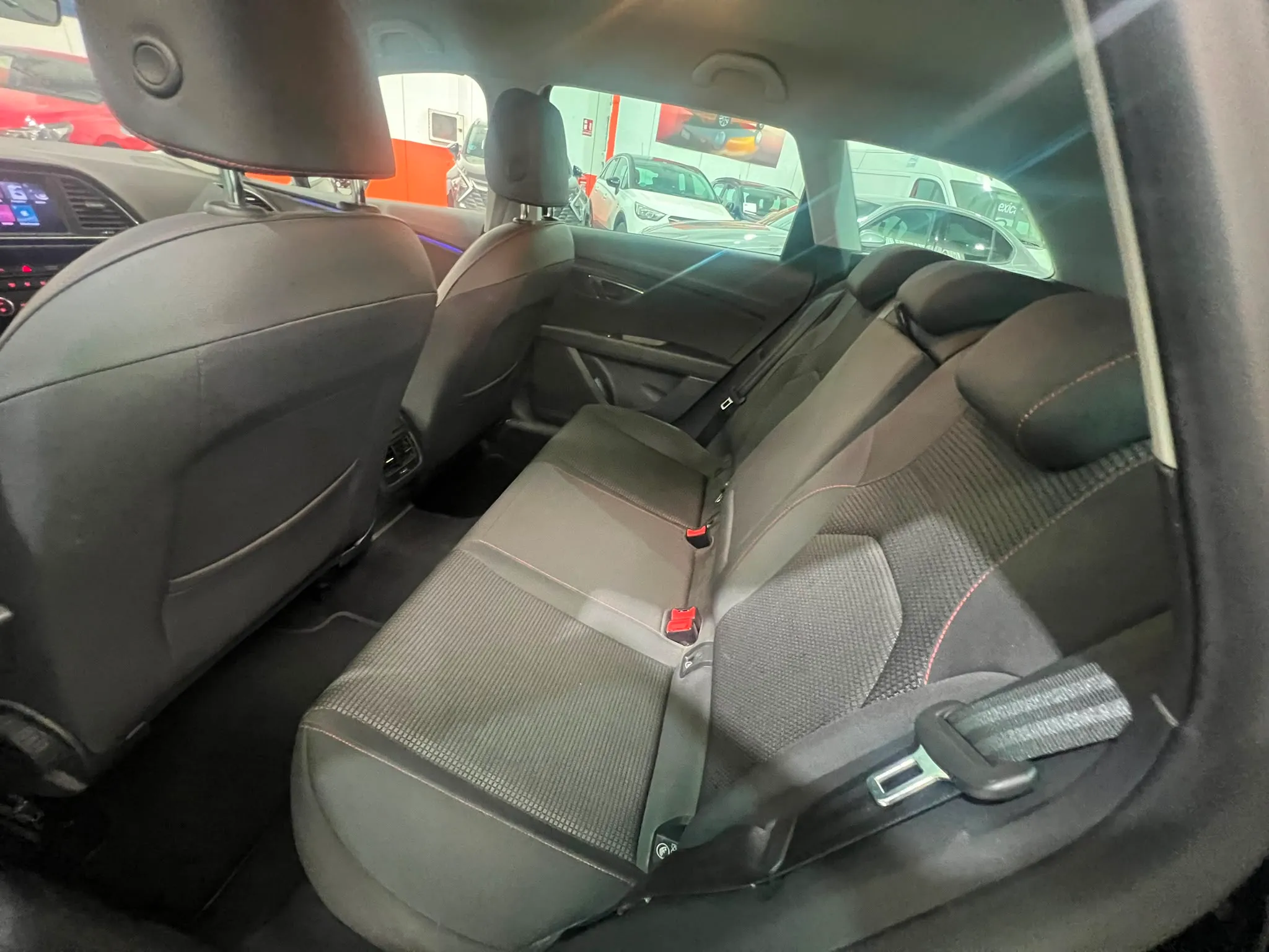 SEAT León ST 2.0 TDI DSG-6 FR - foto 11