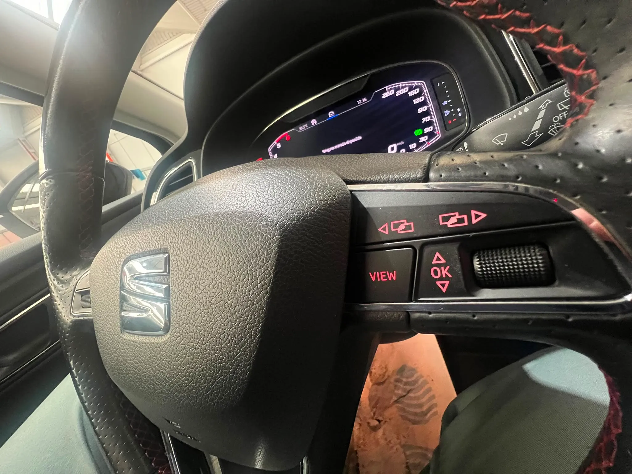 SEAT León ST 2.0 TDI DSG-6 FR - foto 20