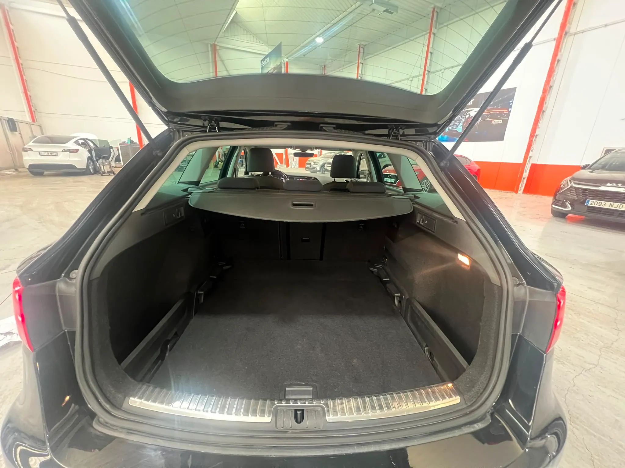 SEAT León ST 2.0 TDI DSG-6 FR - foto 15