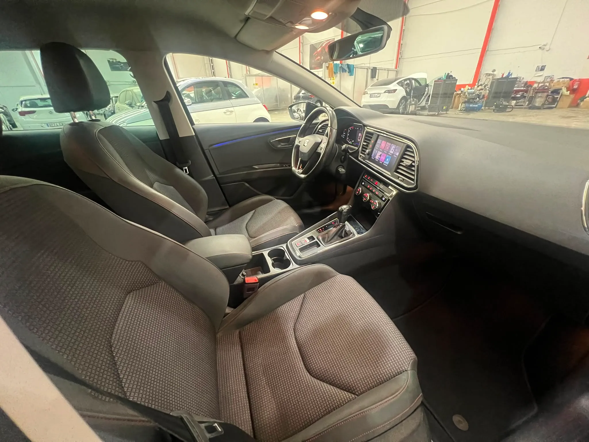 SEAT León ST 2.0 TDI DSG-6 FR - foto 10
