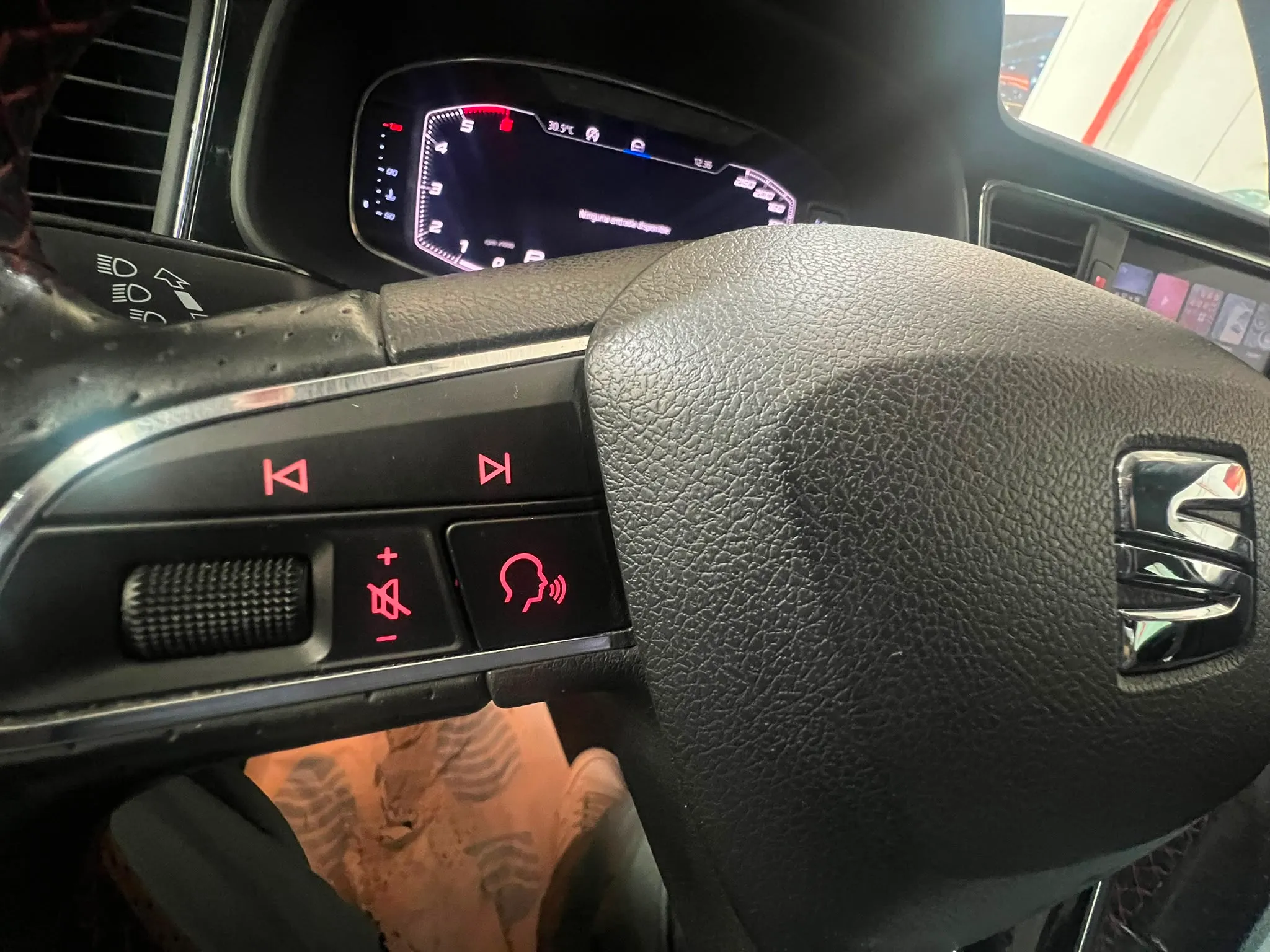 SEAT León ST 2.0 TDI DSG-6 FR - foto 18