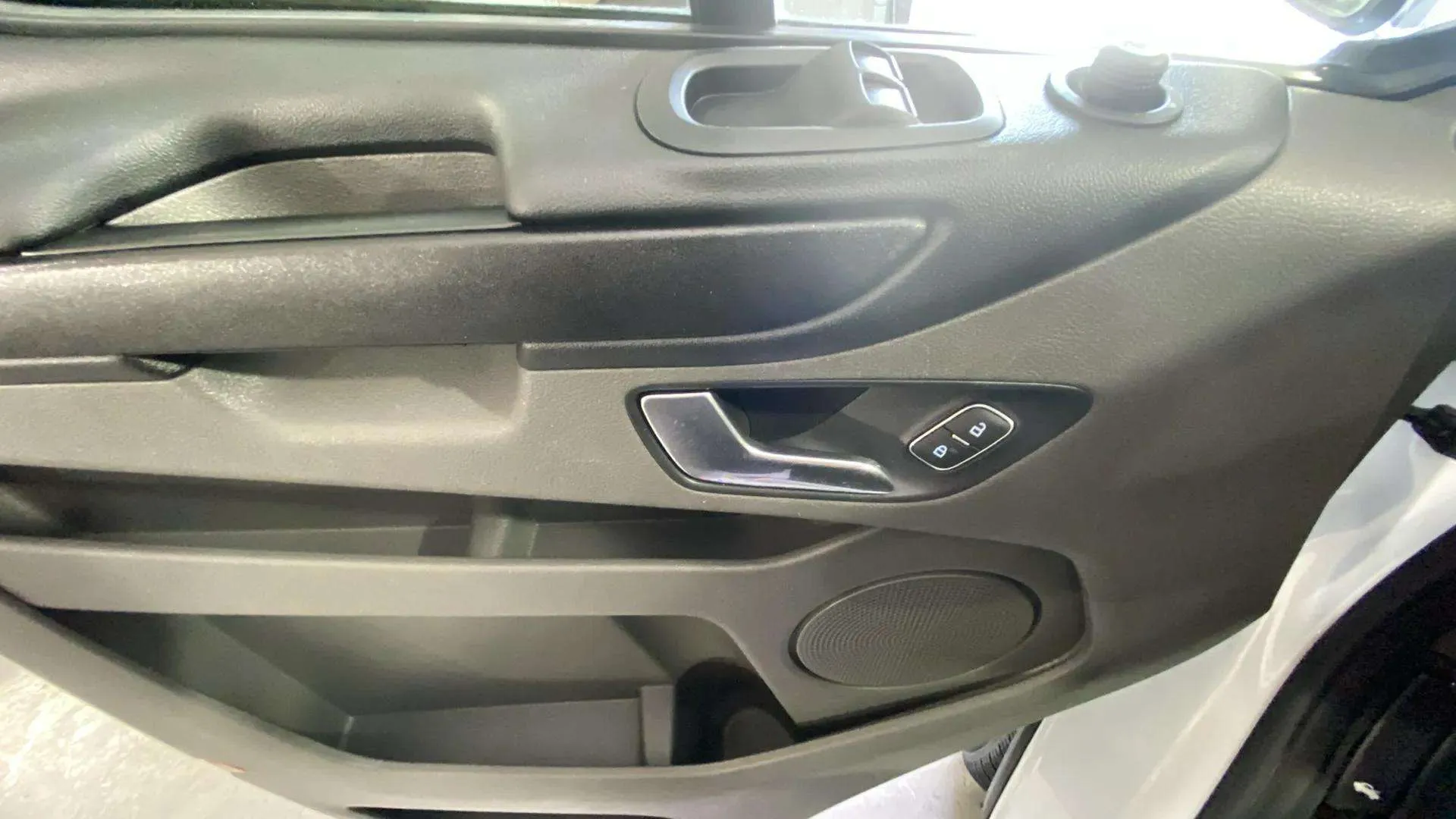 Ford Transit Custom Komb 2.0 TDCi 320 L1 Ambiente MHEV - foto 18