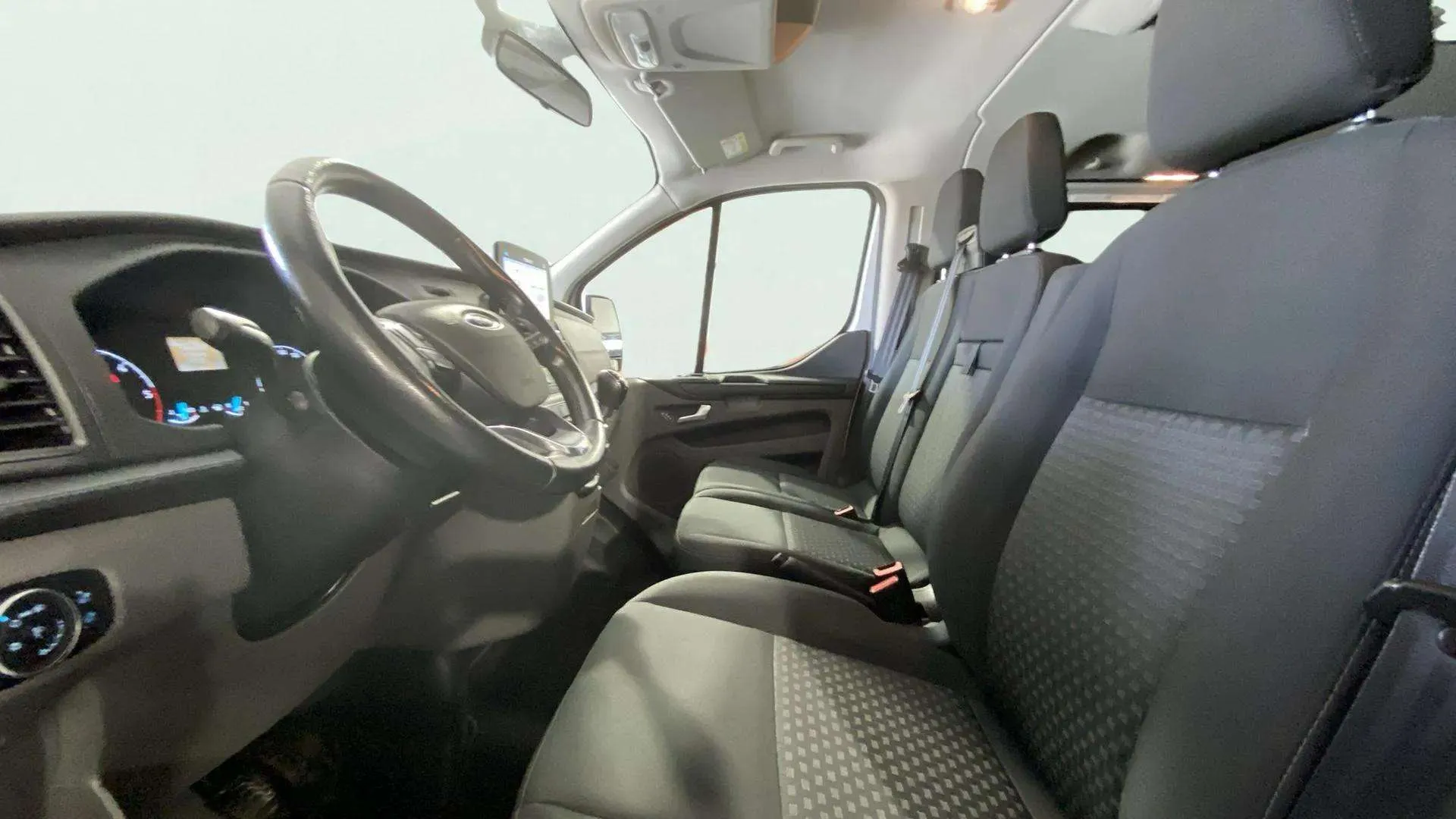 Ford Transit Custom Komb 2.0 TDCi 320 L1 Ambiente MHEV - foto 12