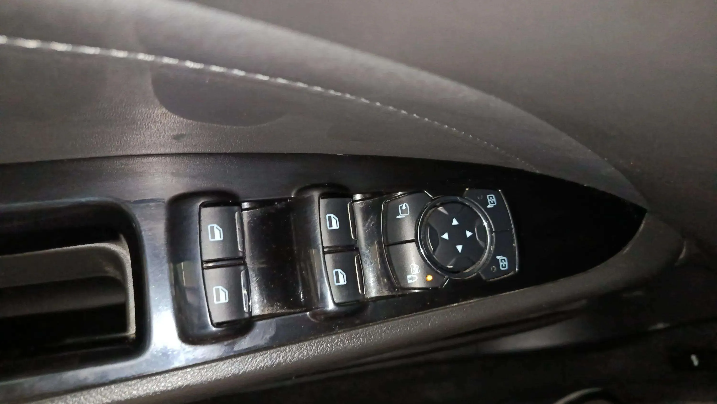 Ford Mondeo 1.5 EcoBoost Titanium - foto 22