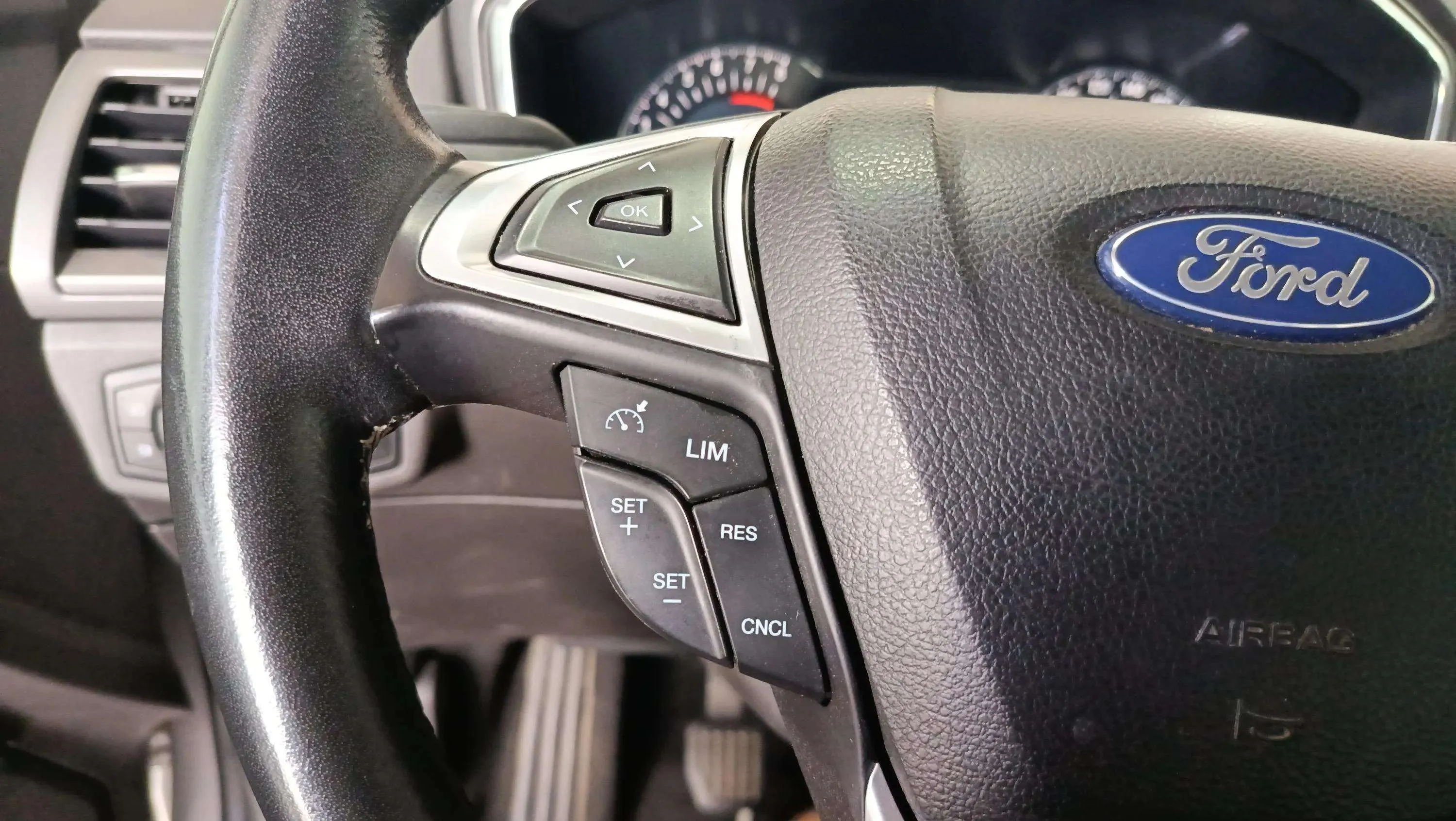 Ford Mondeo 1.5 EcoBoost Titanium - foto 14
