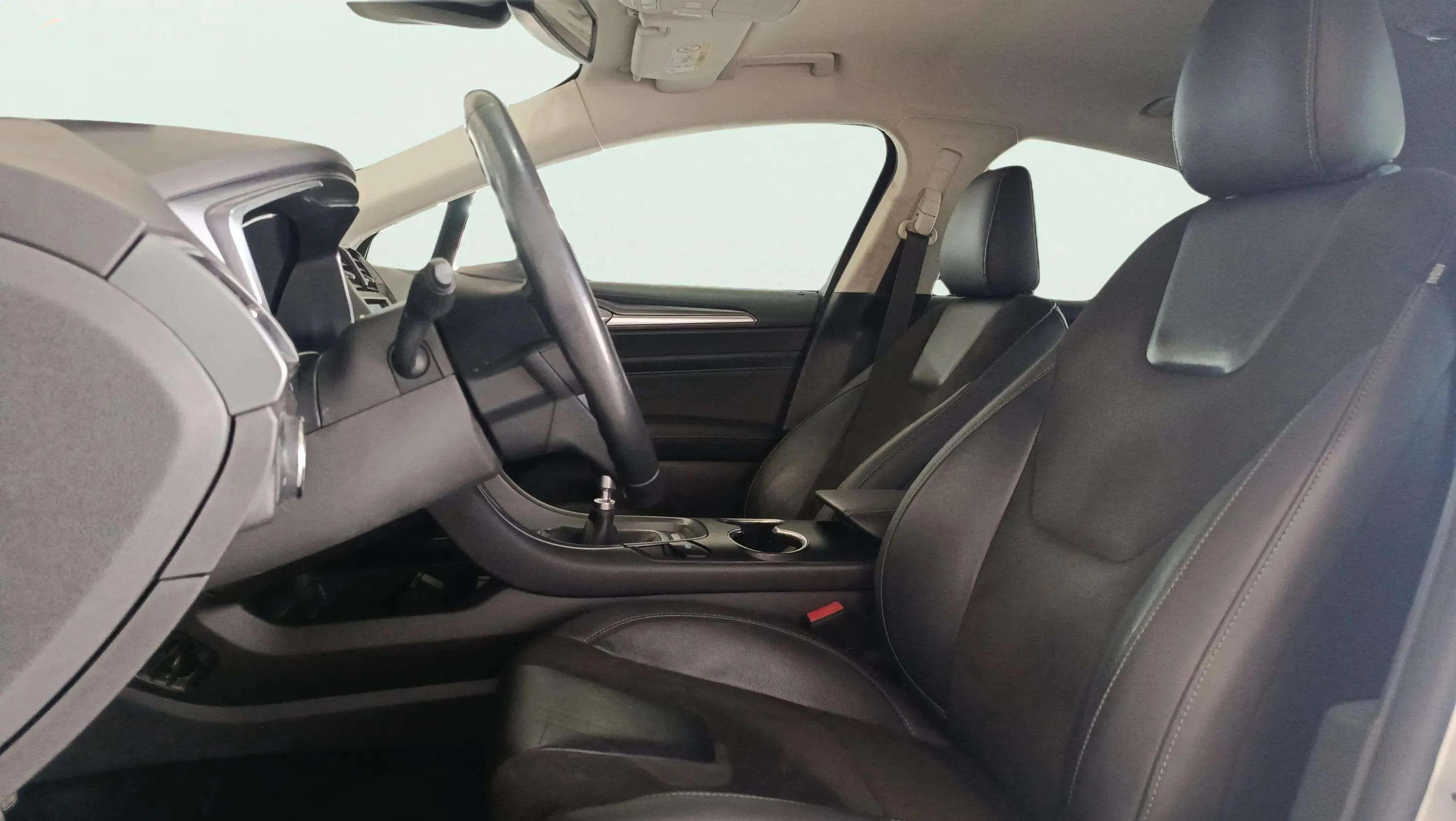 Ford Mondeo 1.5 EcoBoost Titanium - foto 9