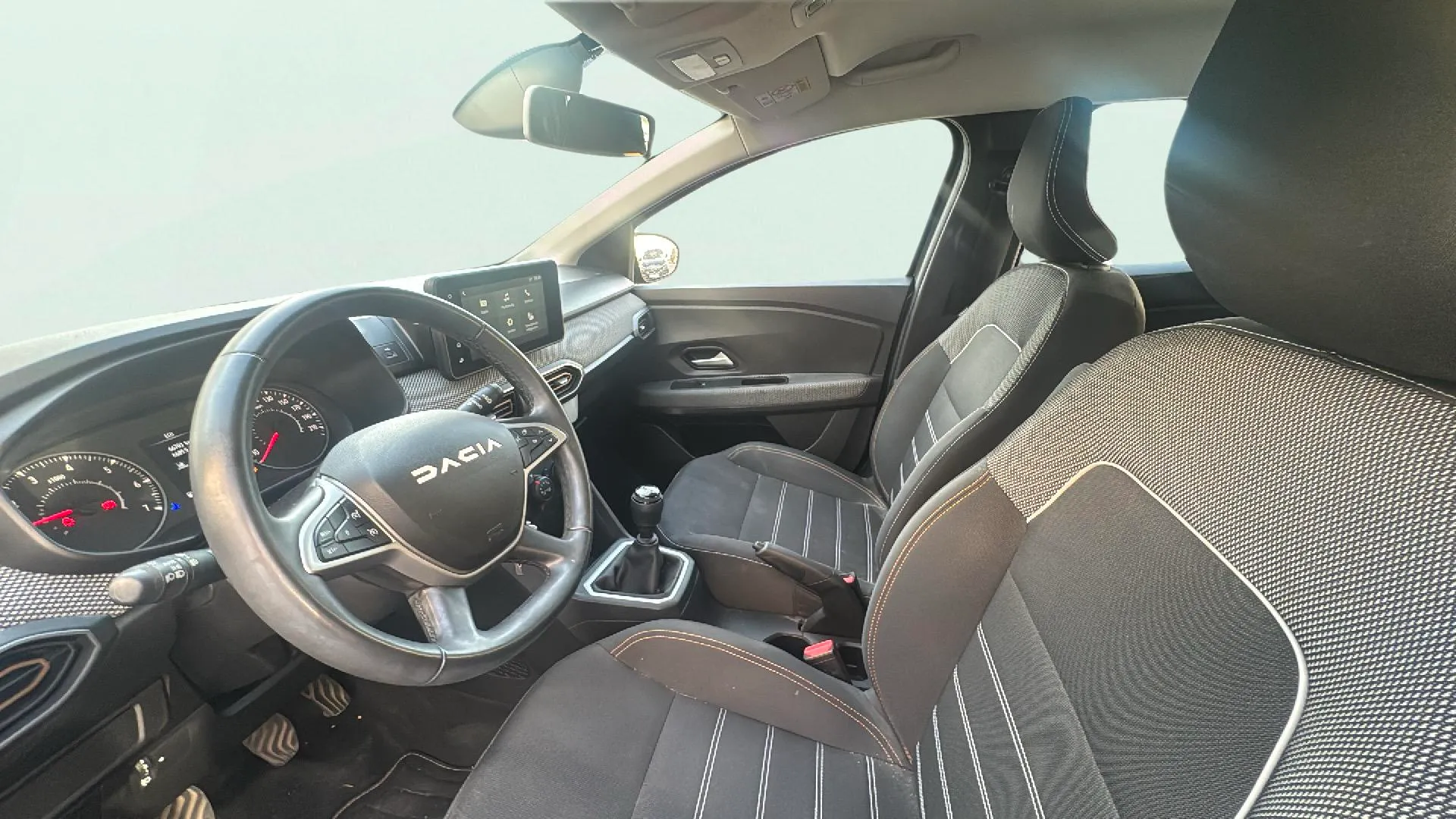 Dacia Sandero Essential TCe - foto 11