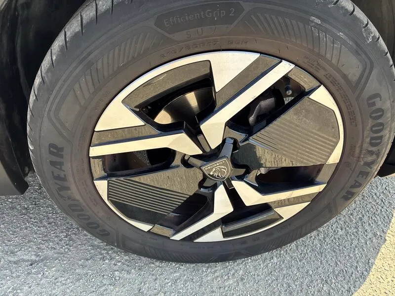 Peugeot 2008 Allure PureTech - foto 39