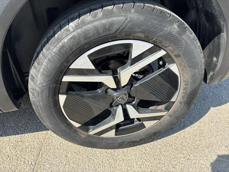 Peugeot 2008 Allure PureTech - foto 34