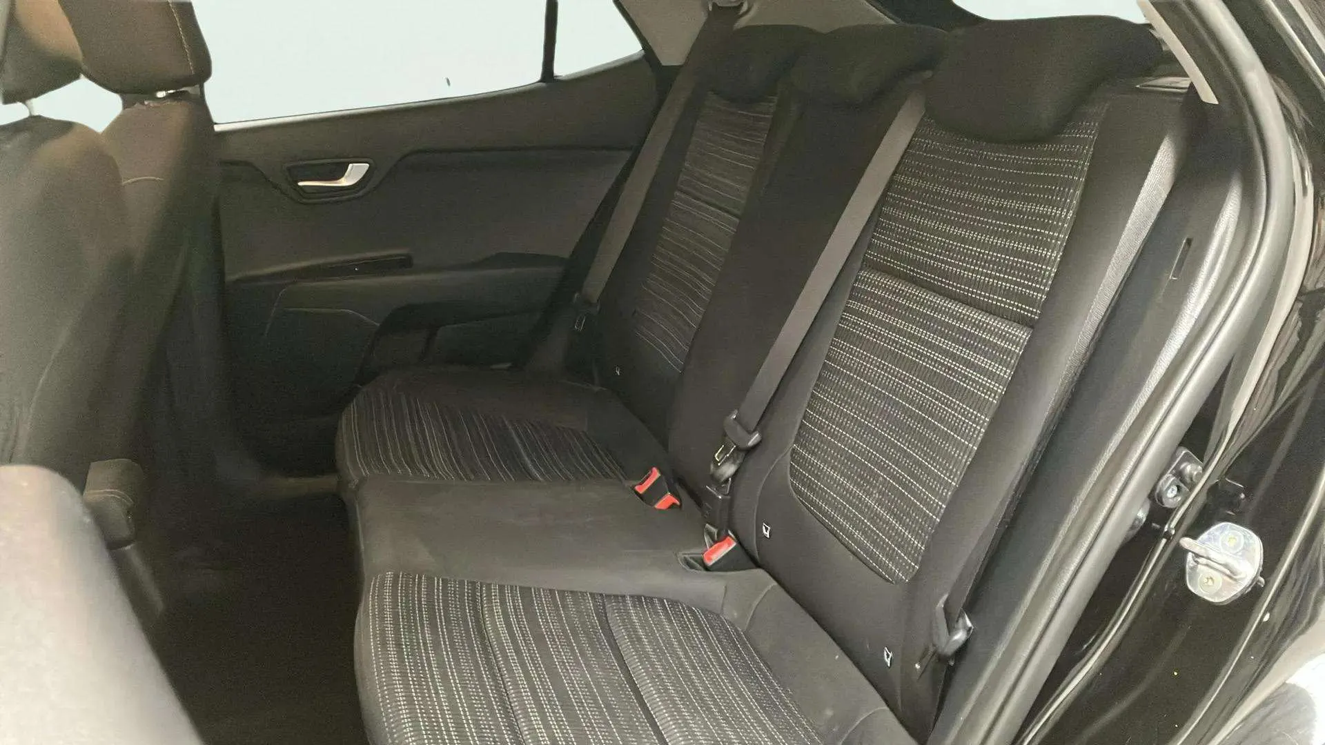 Kia Stonic 1.2 DPi Concept - foto 13