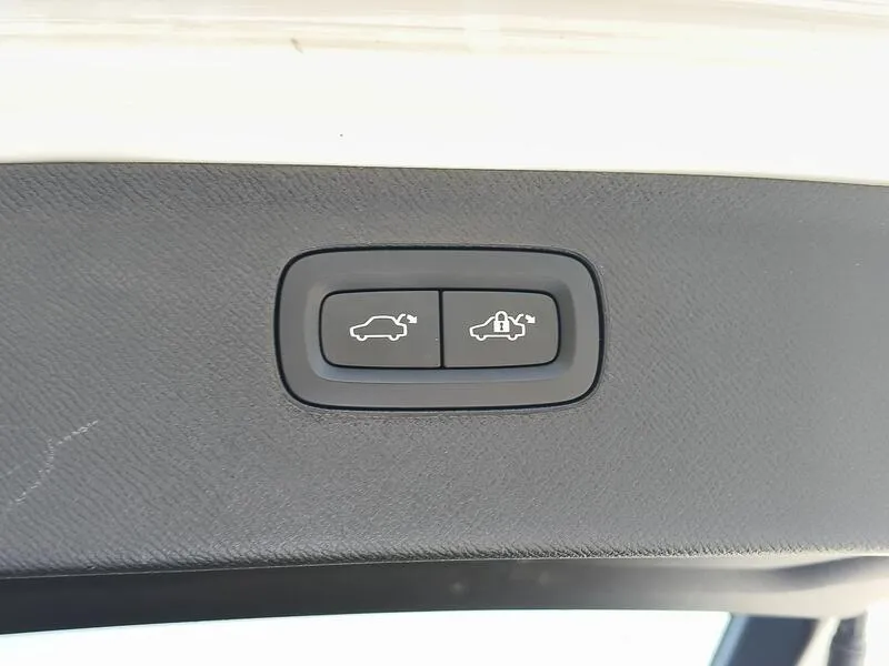 Volvo XC90 2.0 B5 D AWD Plus Dark - foto 41