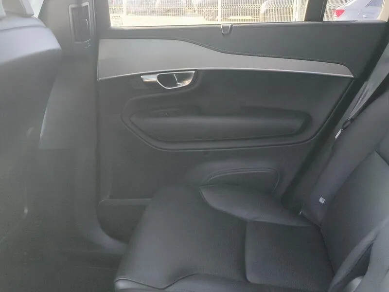 Volvo XC90 2.0 B5 D AWD Plus Dark - foto 33