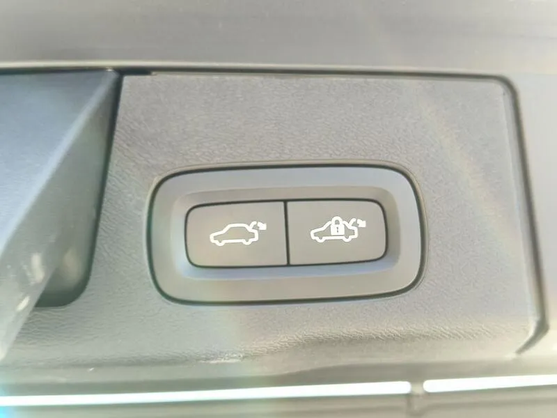 Volvo XC60 2.0 T6 AWD Recharge Inscription Exp - foto 42