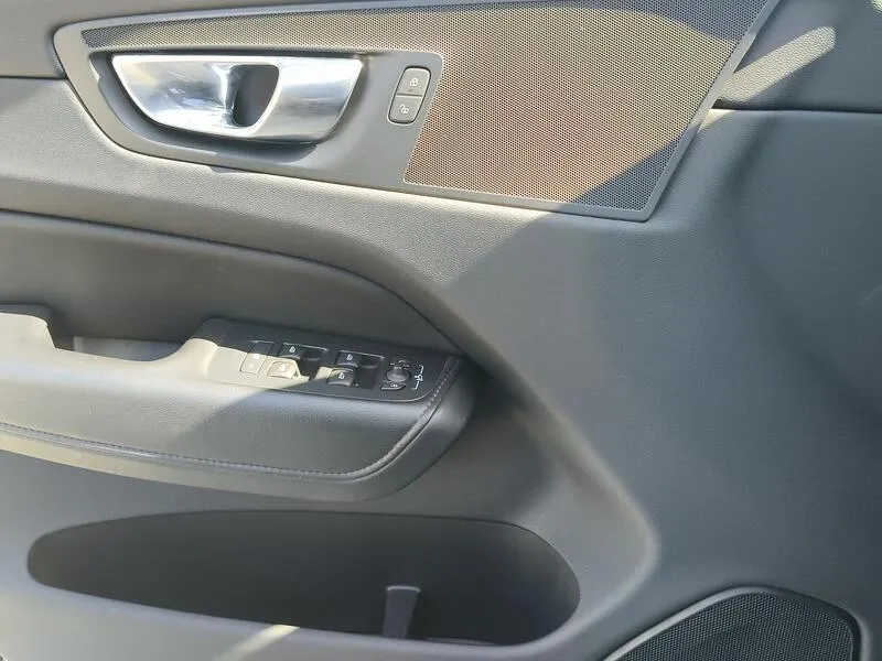 Volvo XC60 2.0 T6 AWD Recharge Inscription Exp - foto 32