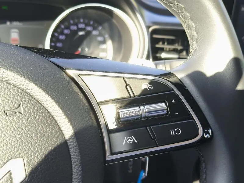 Kia XCeed 1.0 MHEV Drive - foto 25