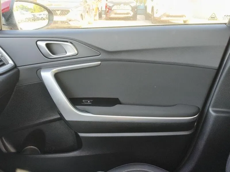 Kia XCeed 1.0 MHEV Drive - foto 22