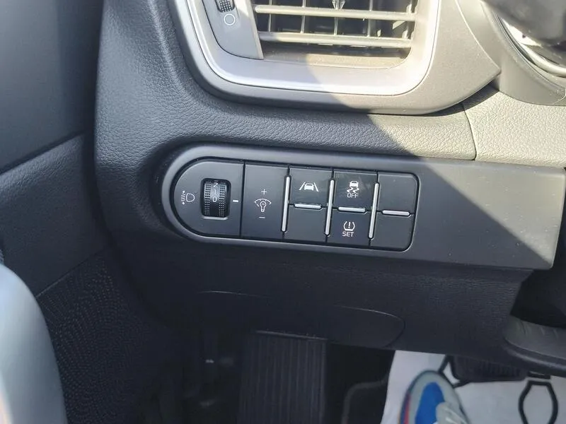 Kia XCeed 1.0 MHEV Drive - foto 29