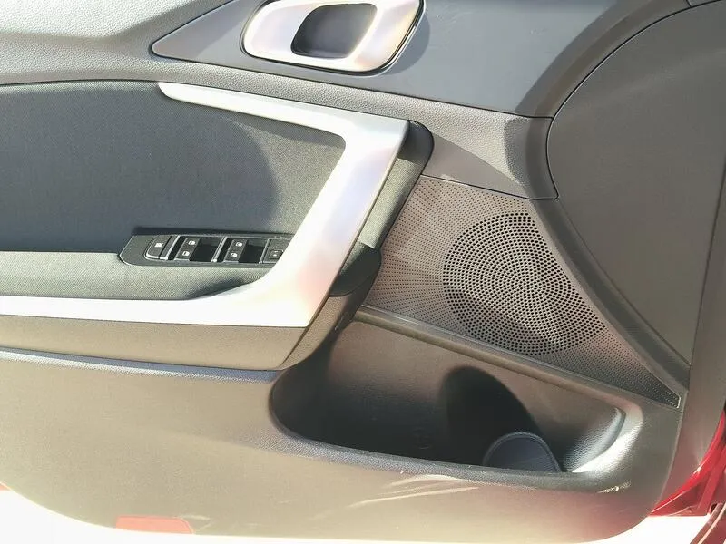 Kia XCeed 1.0 MHEV Drive - foto 31