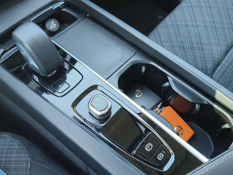 Volvo XC60 2.0 B4 D Core - foto 13