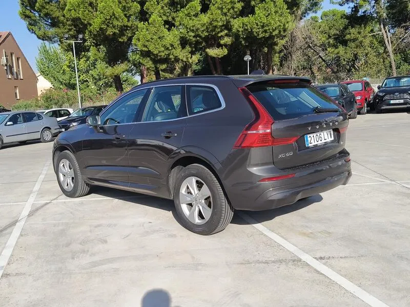 Volvo XC60 2.0 B4 D Core - foto 4