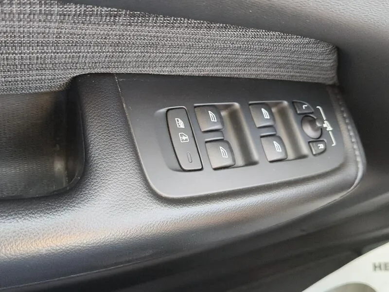 Volvo XC60 2.0 B4 D Core - foto 30
