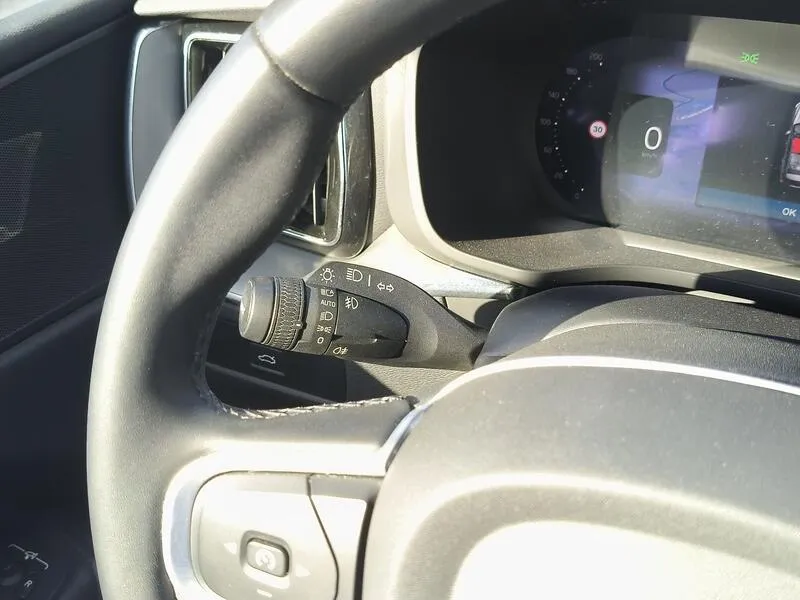 Volvo XC60 2.0 B4 D Core - foto 28