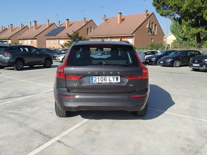 Volvo XC60 2.0 B4 D Core - foto 5