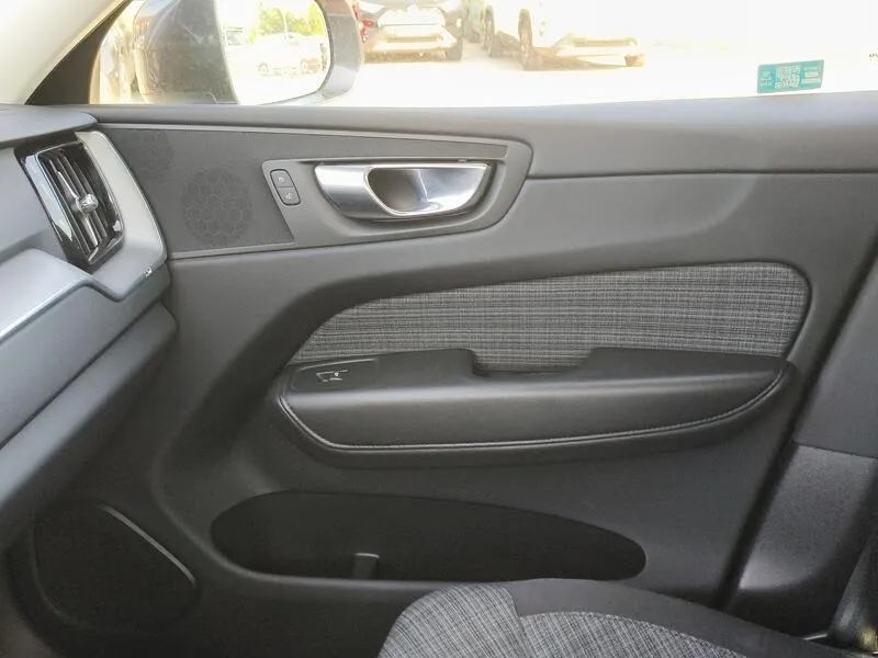 Volvo XC60 2.0 B4 D Core - foto 22