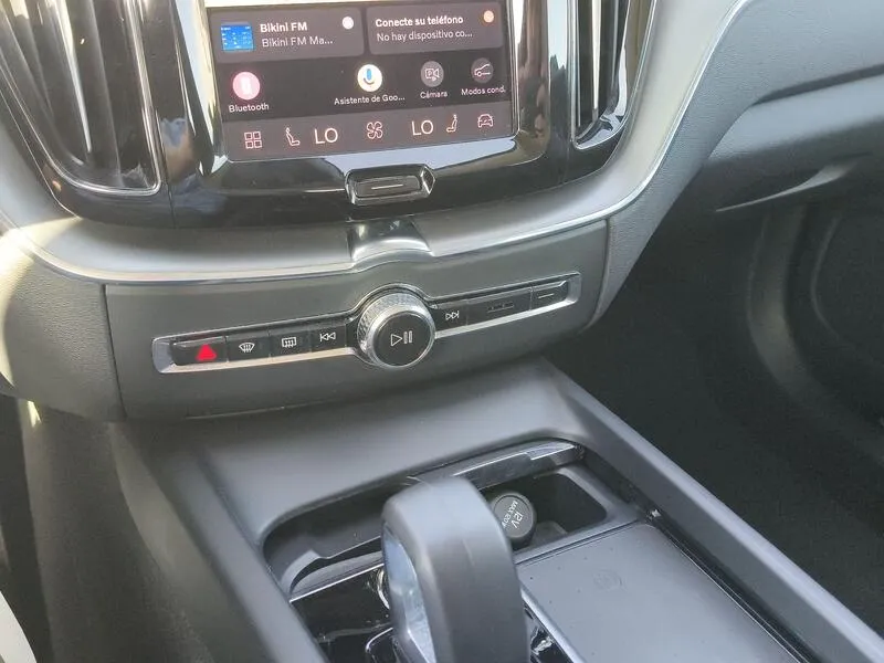 Volvo XC60 2.0 B4 D Core - foto 12