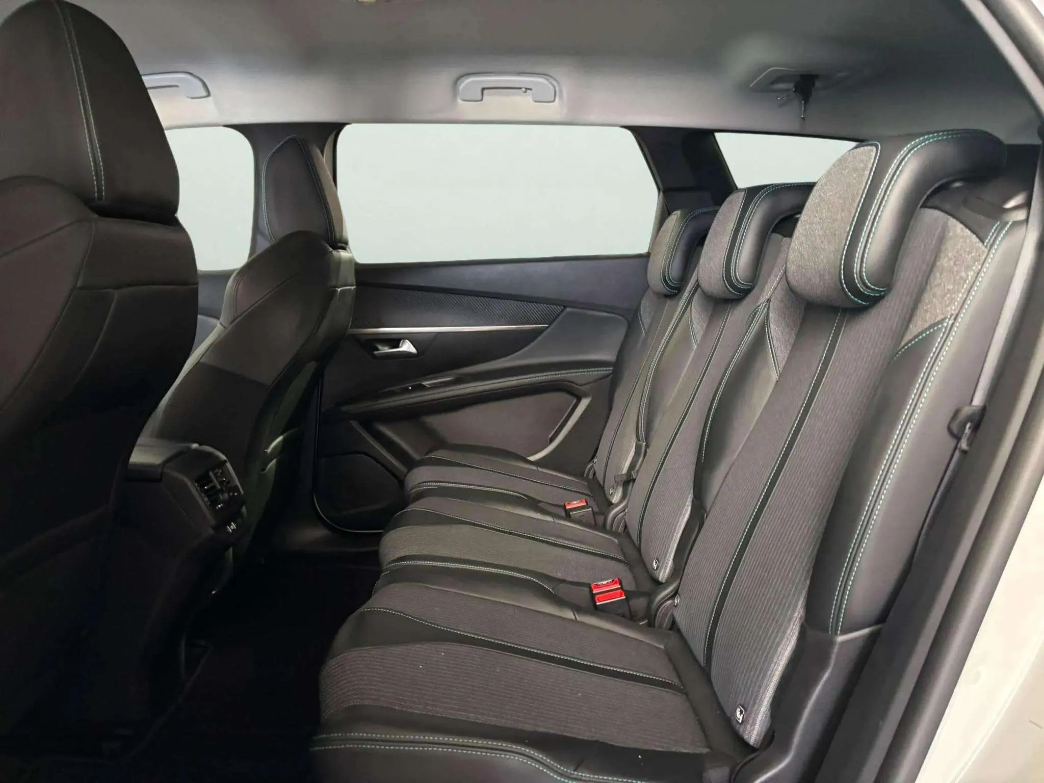 Peugeot 5008 1.5 BlueHDi Allure EAT8 - foto 10