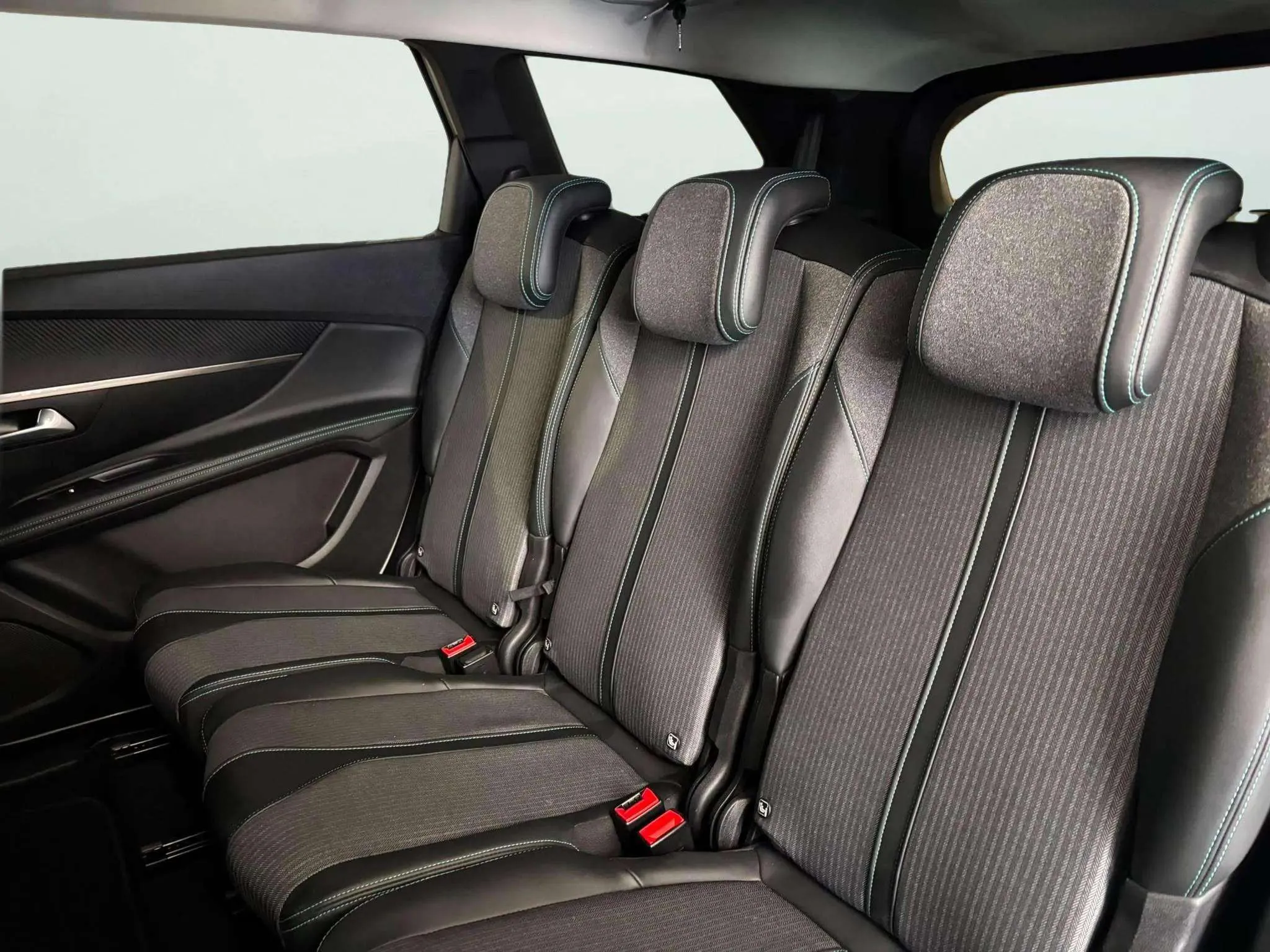 Peugeot 5008 1.5 BlueHDi Allure EAT8 - foto 12