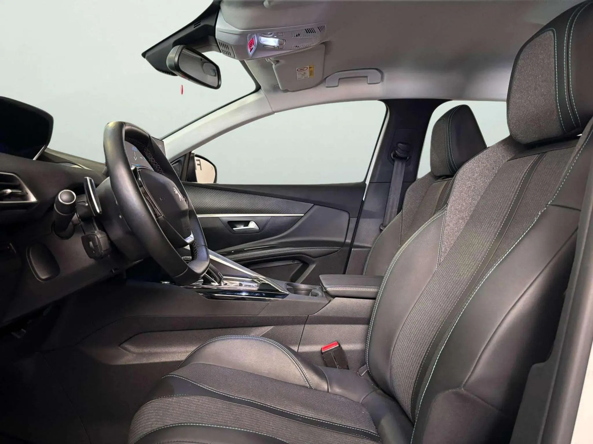 Peugeot 5008 1.5 BlueHDi Allure EAT8 - foto 8