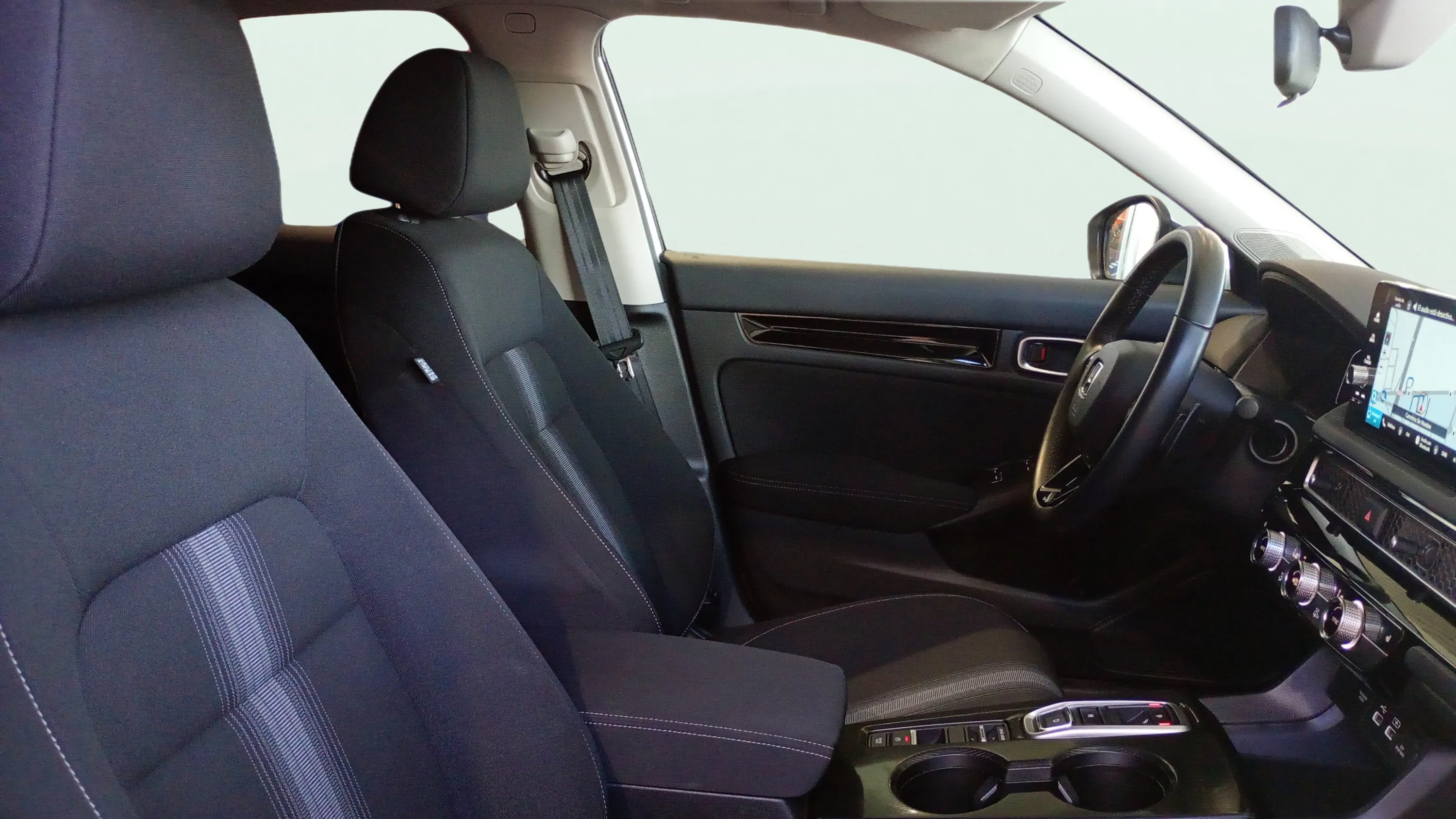 Honda Civic 2.0 i-MMD Elegance CVT - foto 18