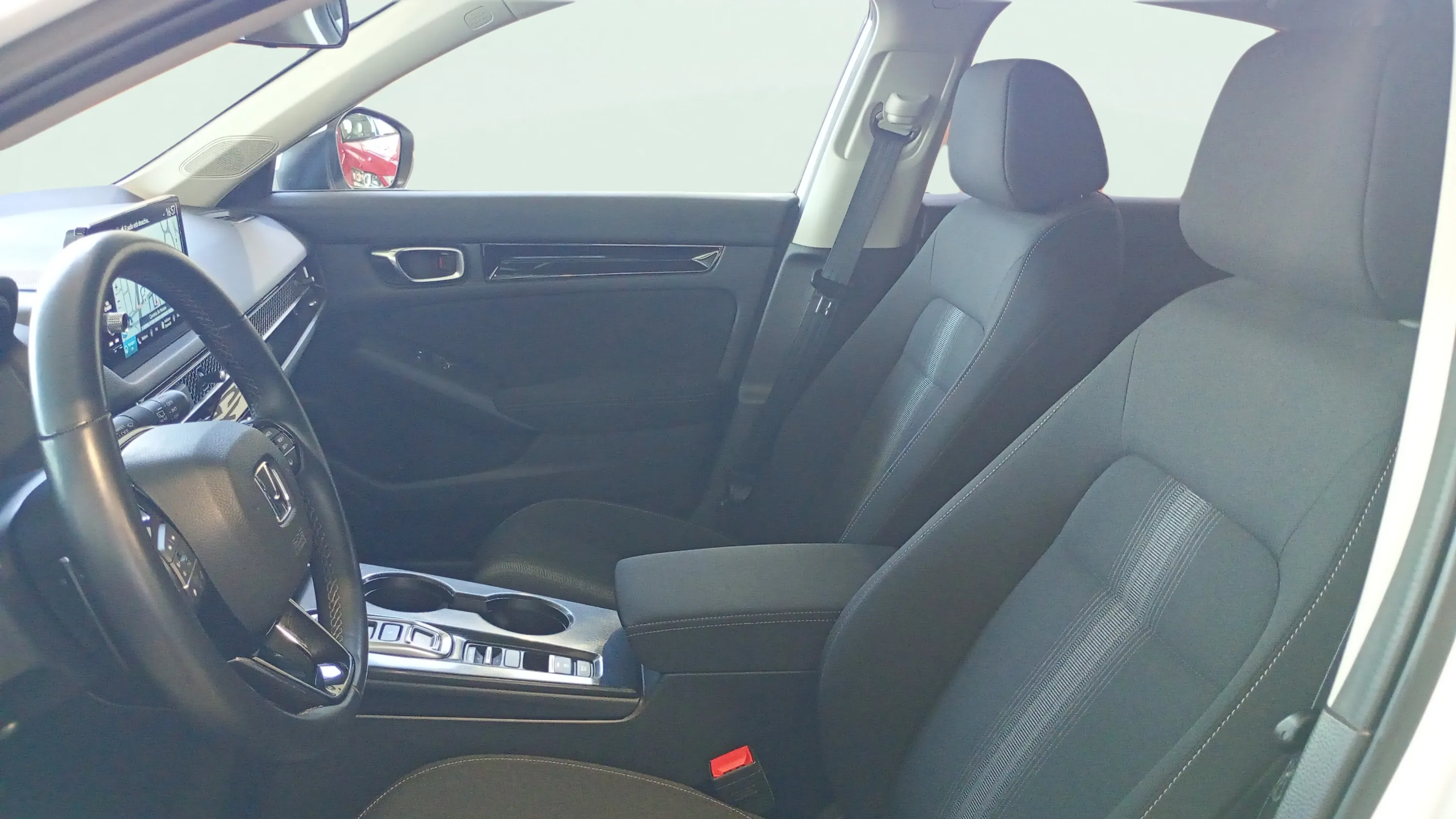Honda Civic 2.0 i-MMD Elegance CVT - foto 10