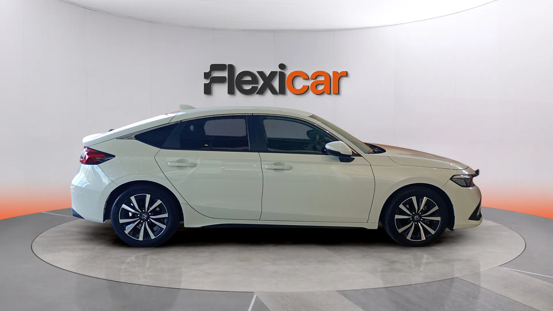 Honda Civic 2.0 i-MMD Elegance CVT - foto 8