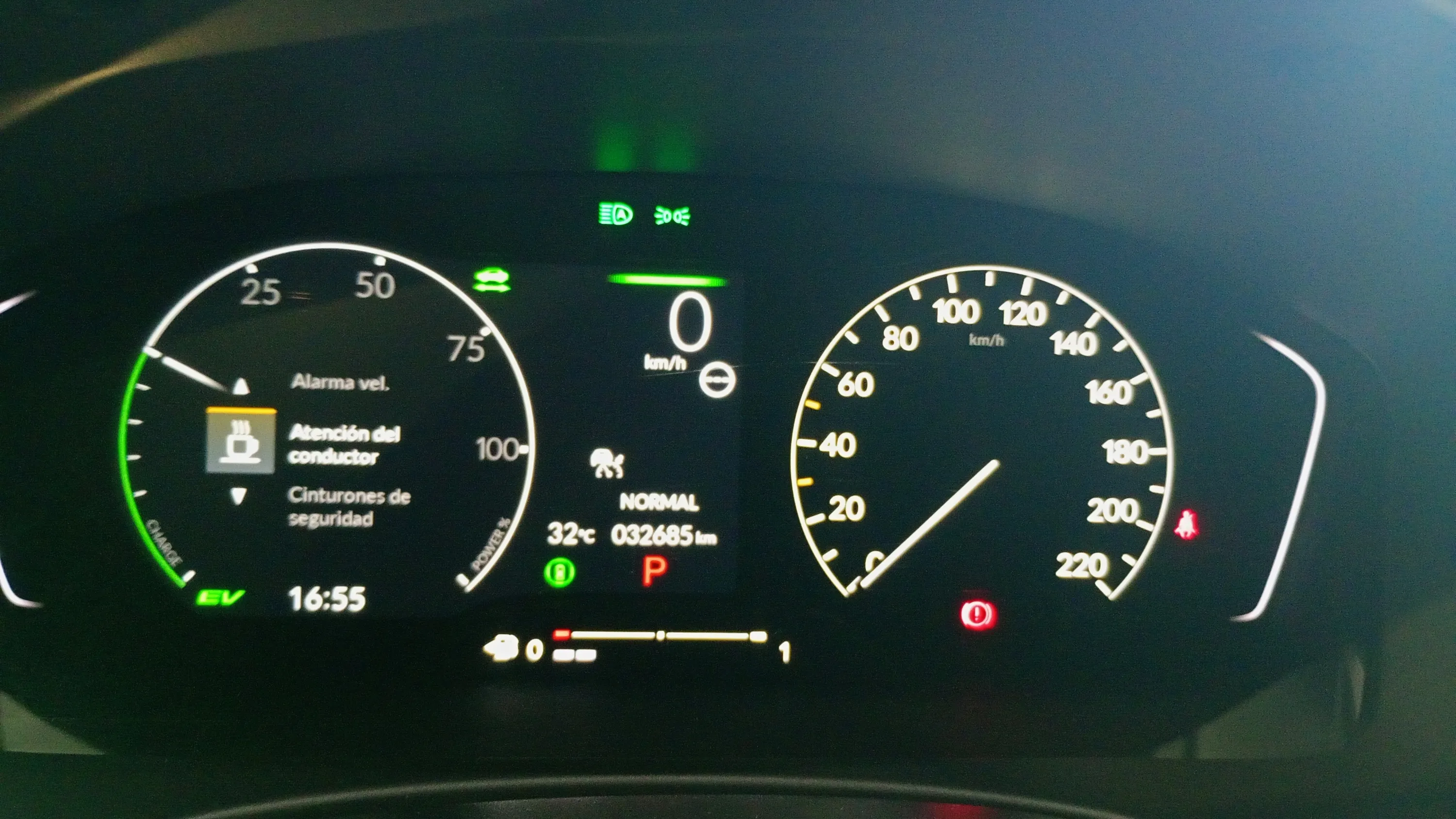 Honda Civic 2.0 i-MMD Elegance CVT - foto 13