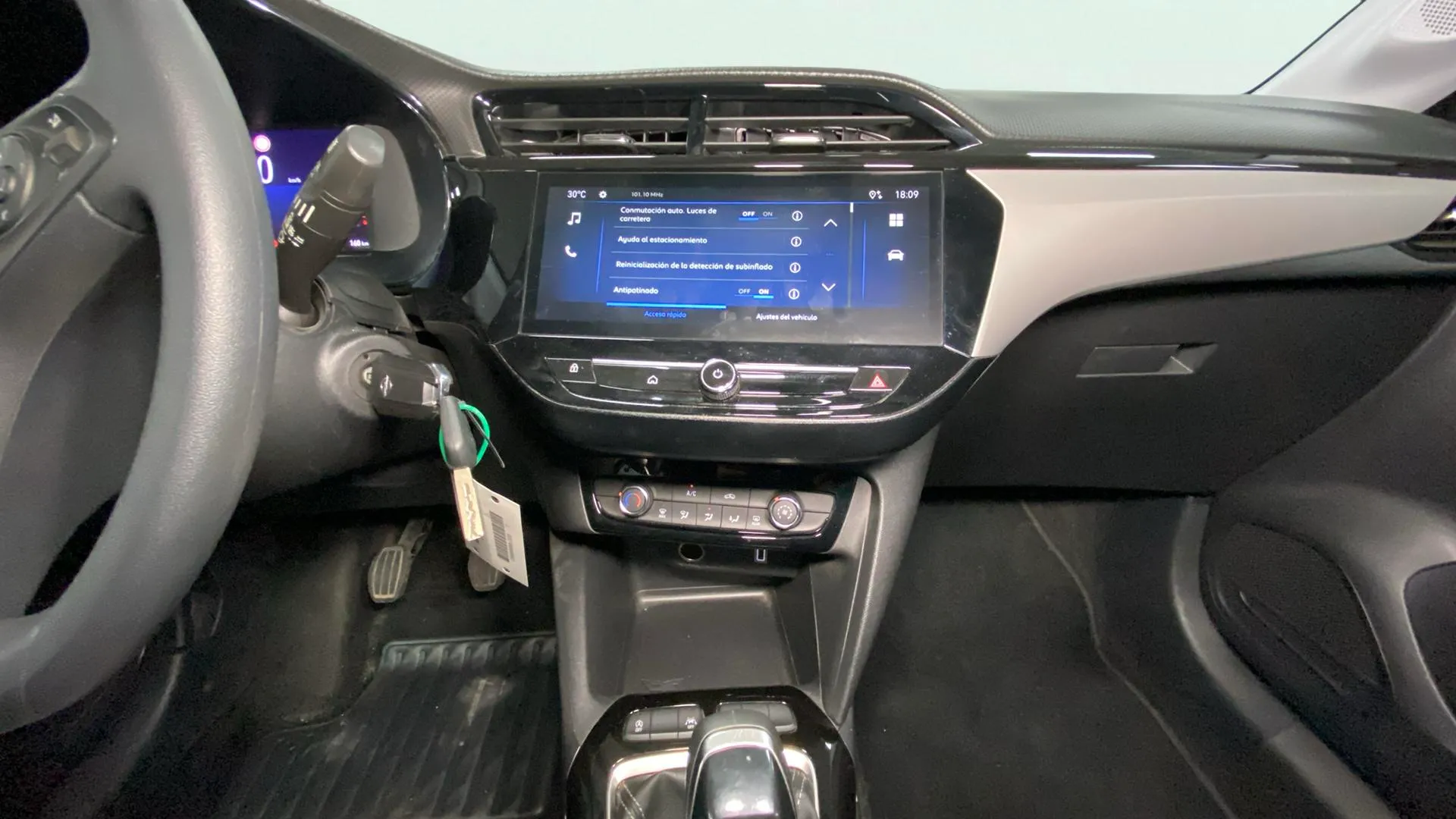 Opel Corsa 1.2T XHL - foto 14