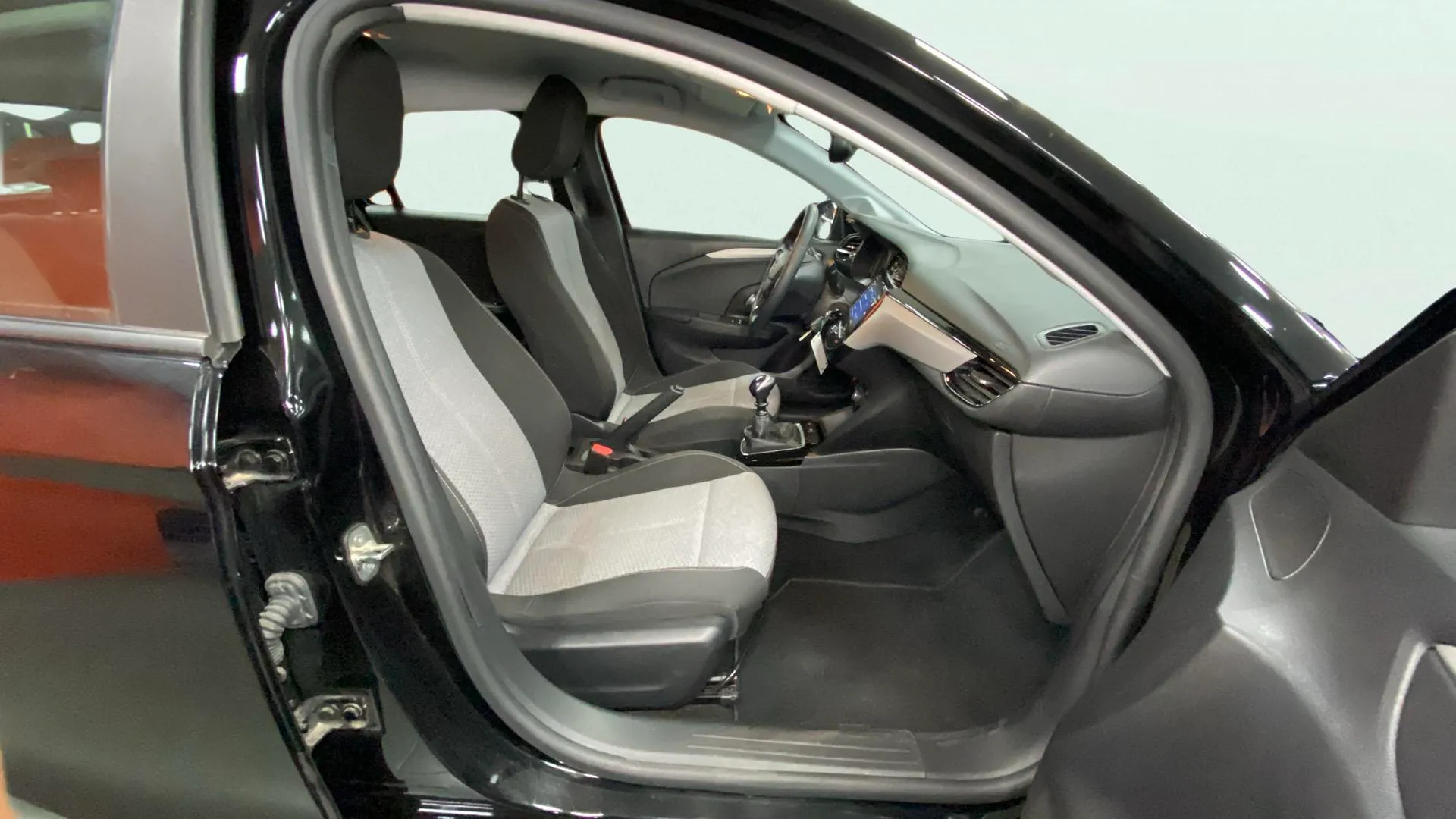 Opel Corsa 1.2T XHL - foto 20