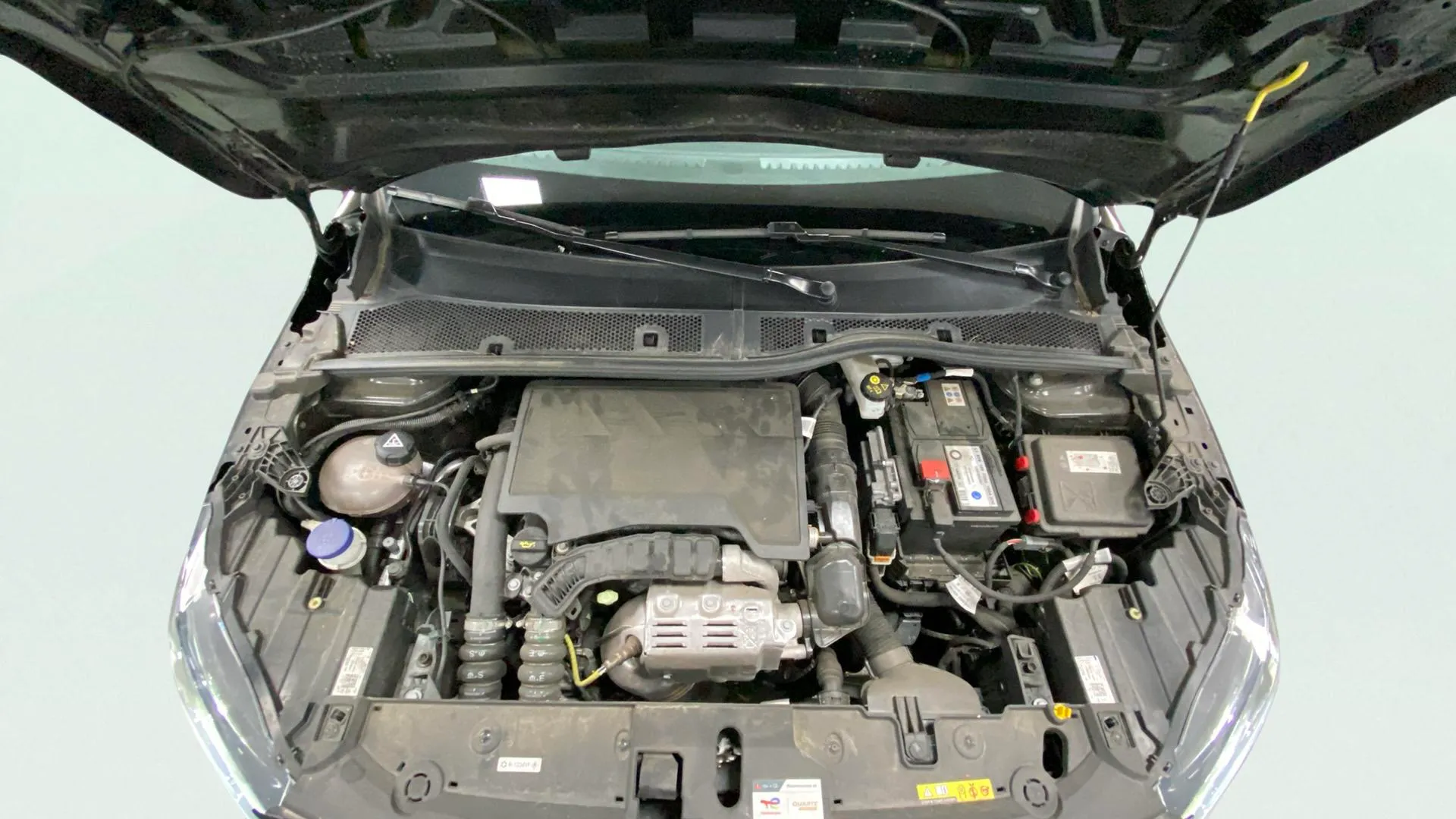 Opel Corsa 1.2T XHL - foto 28