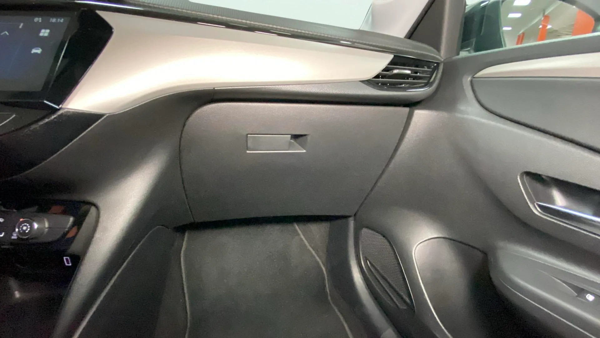 Opel Corsa 1.2T XHL - foto 19