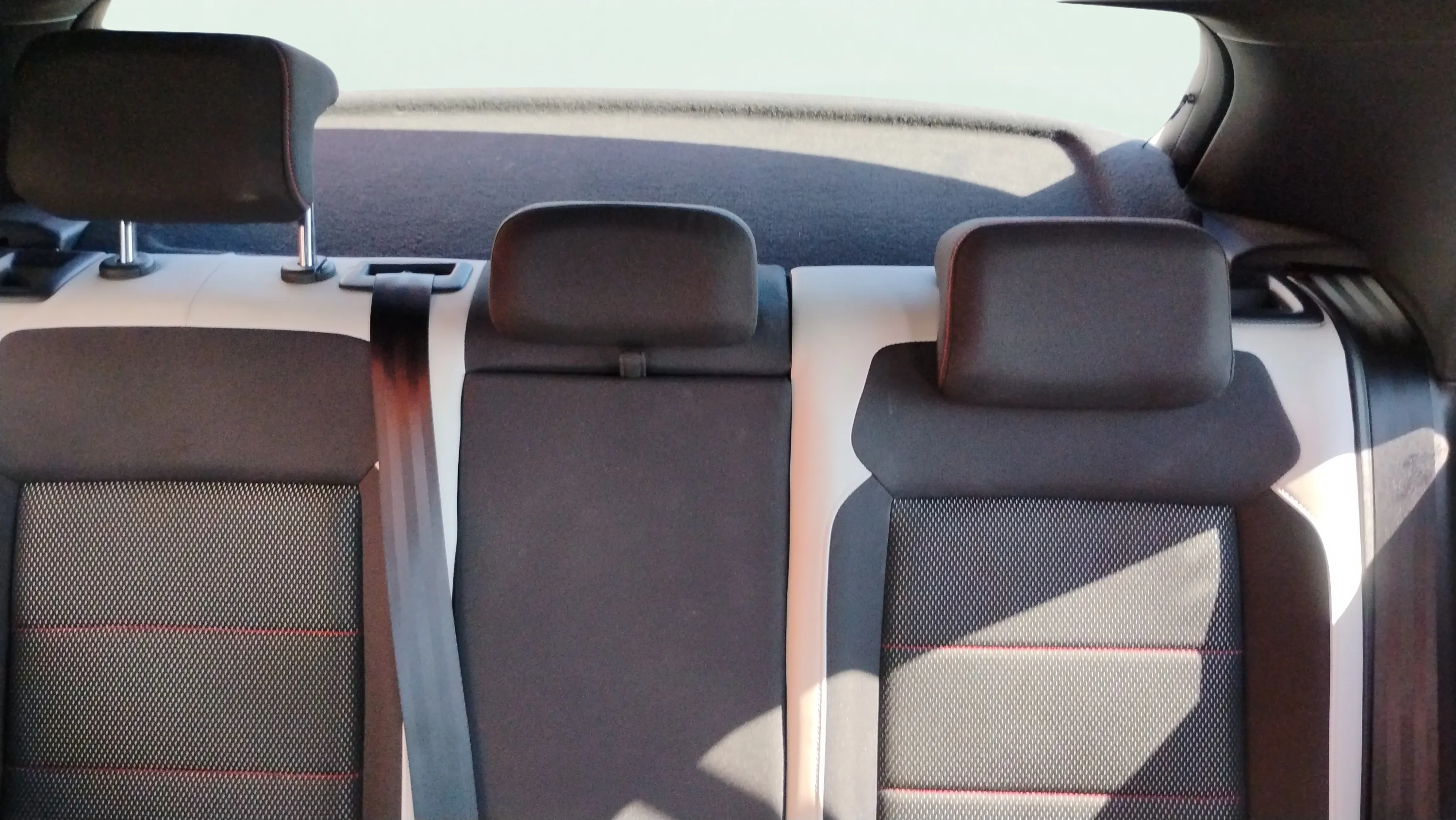 Volkswagen T-Roc Sport 1.5 TSI DSG - foto 19