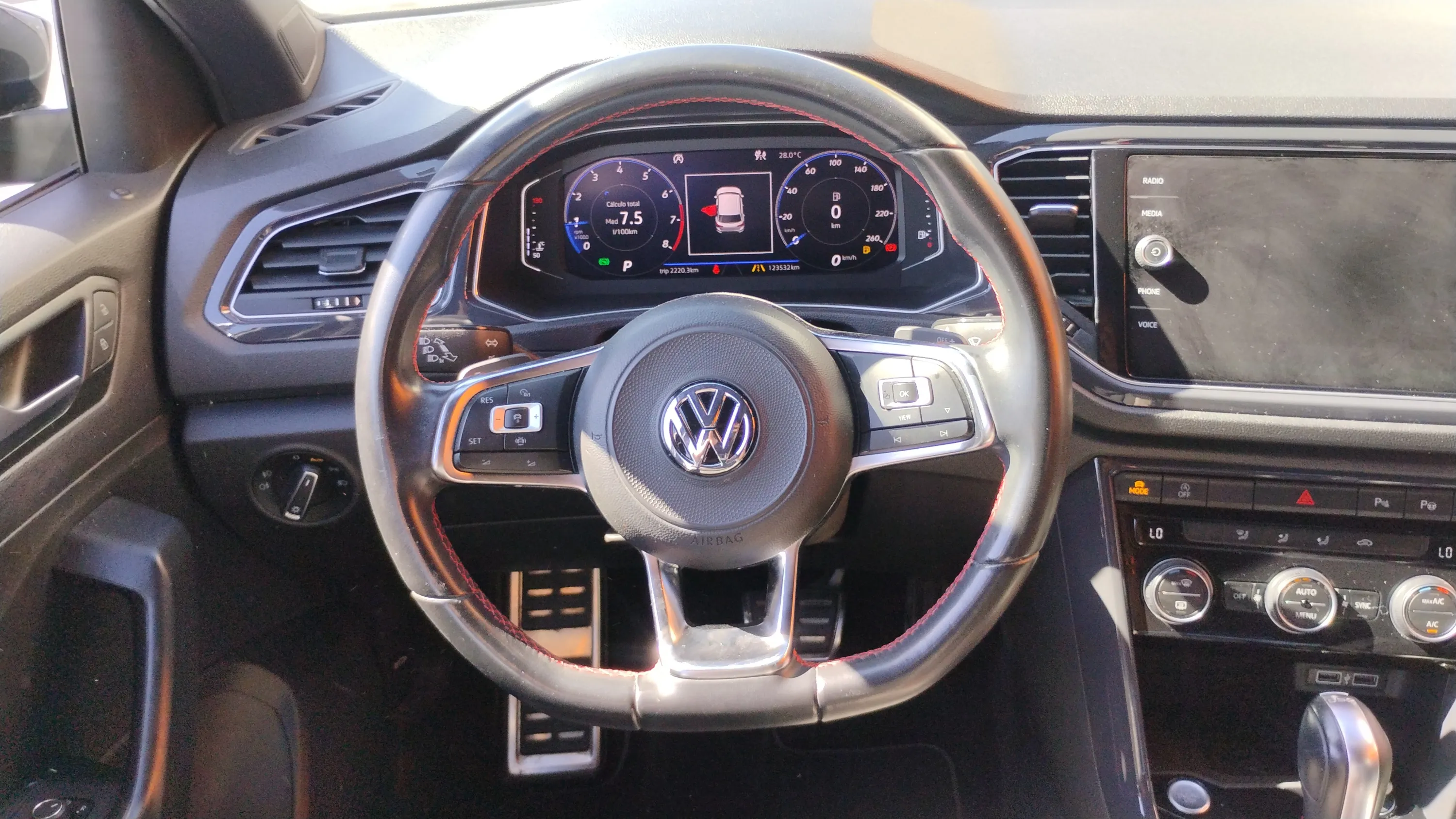 Volkswagen T-Roc Sport 1.5 TSI DSG - foto 11