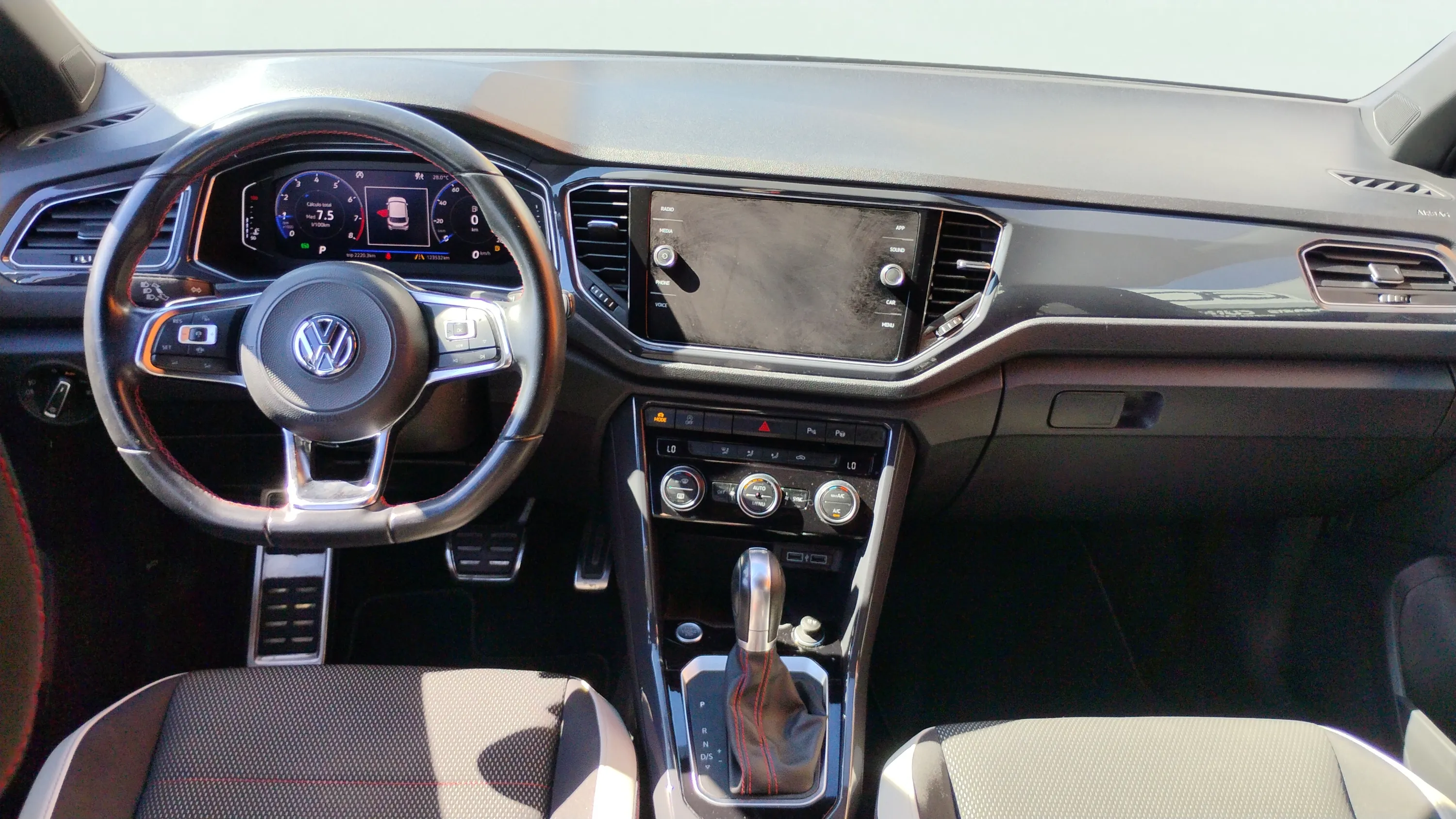 Volkswagen T-Roc Sport 1.5 TSI DSG - foto 9
