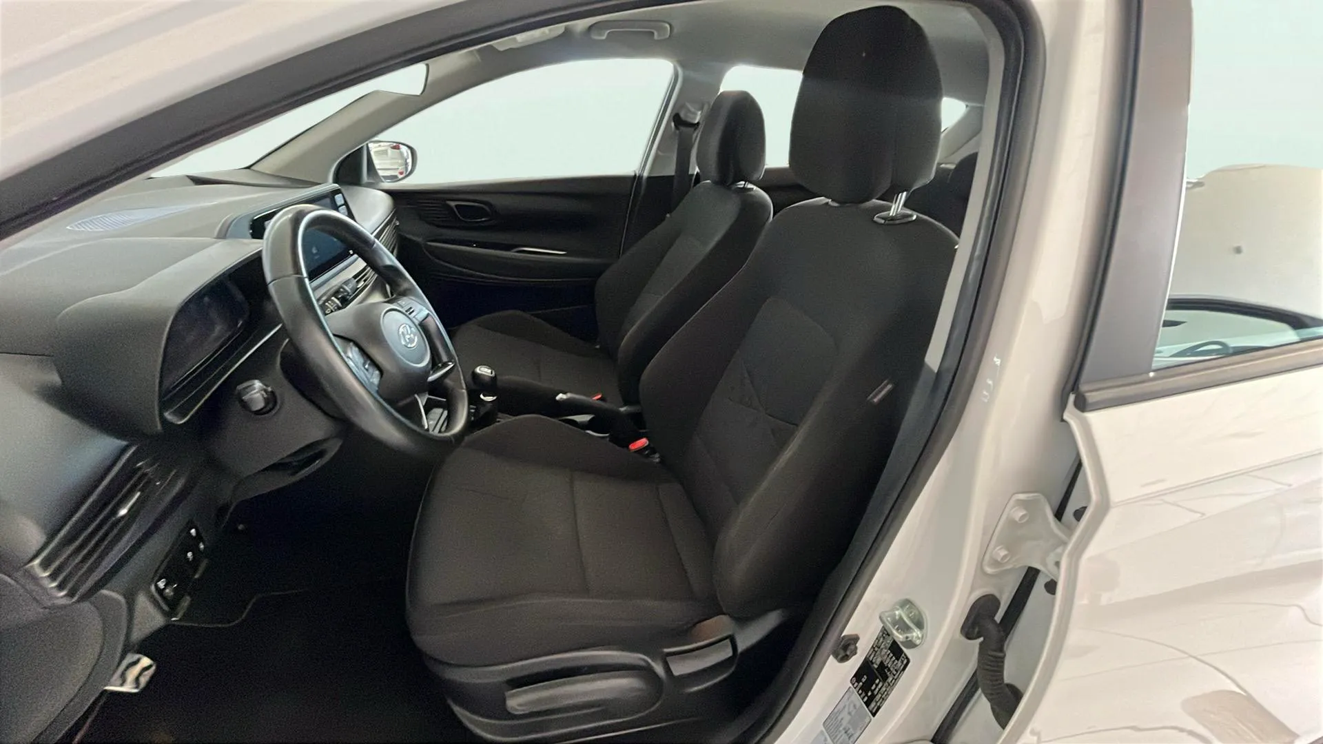 Hyundai Bayon 1.2 MPI Essence - foto 12