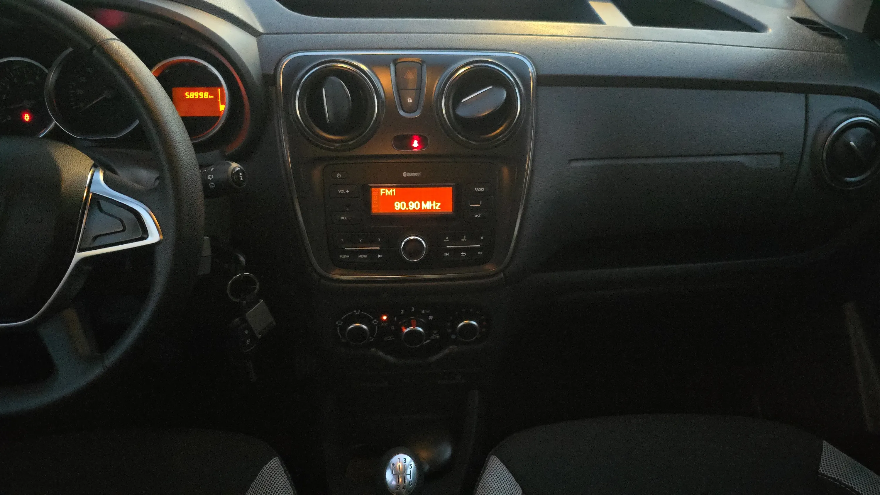 Dacia Dokker Stepway Essential 1.3 TCe GPF - foto 10